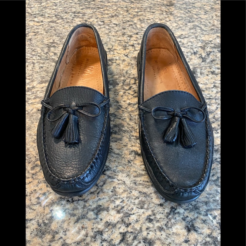 Johnston & Murphy black leather slip on loafer dress shoes with tassel